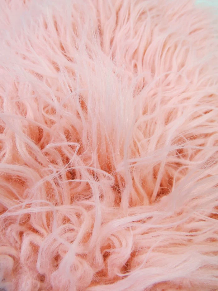 Yeti Mongolian Faux Fur – Flamingo - Image 2